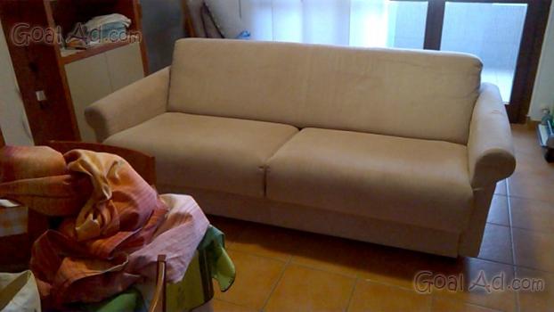 Divano letto a tre posti